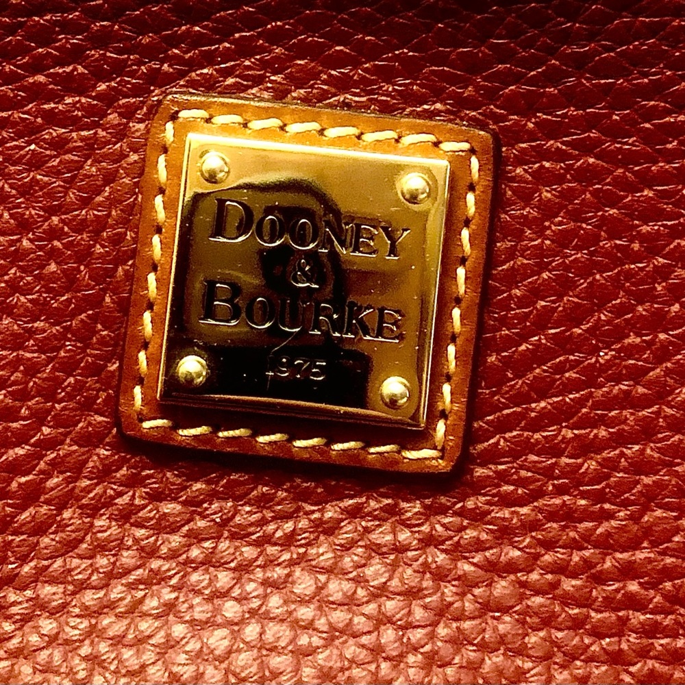 New Dooney & Bourke Pebbled Leather Purse - Picture 6 of 9